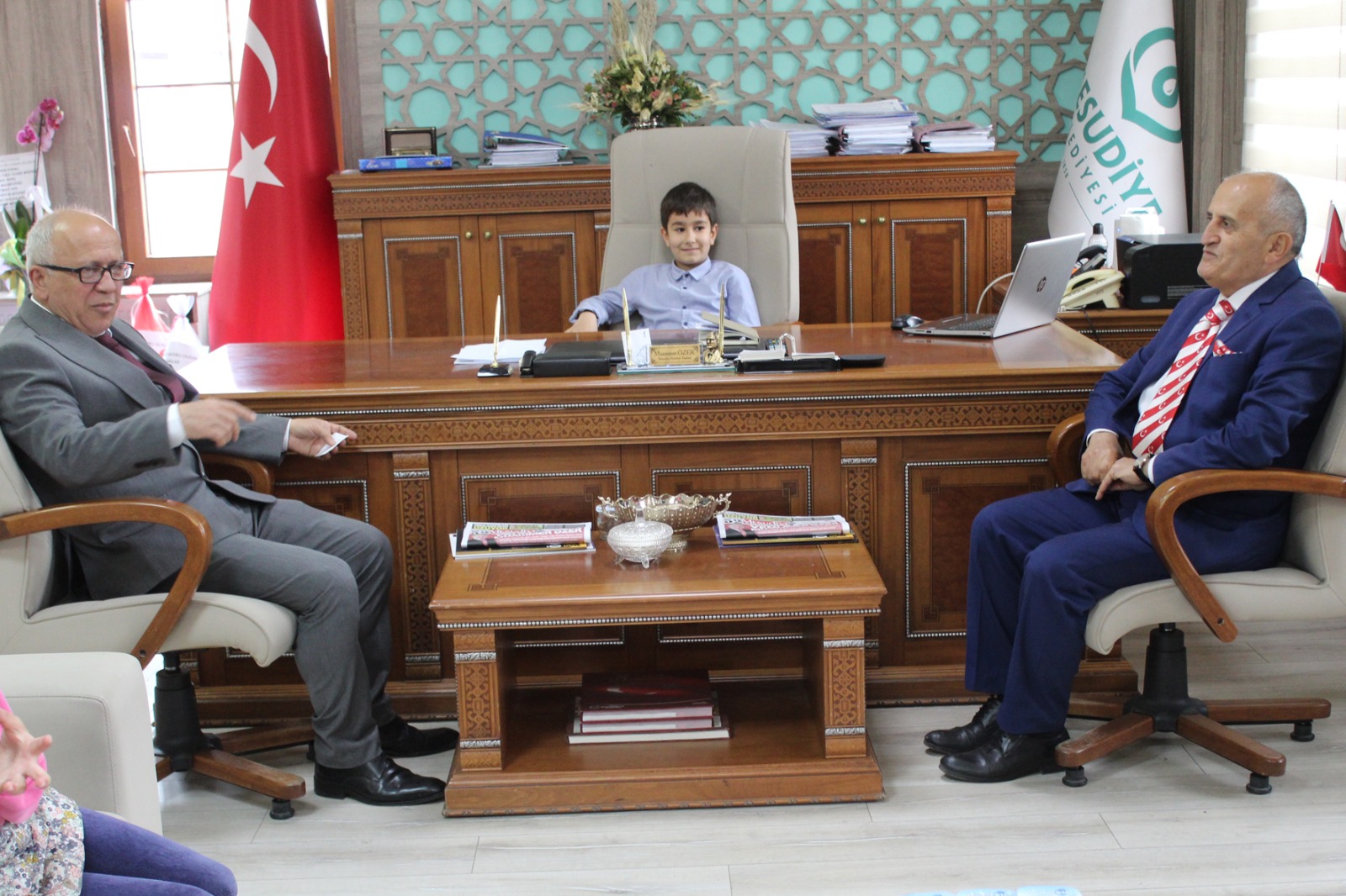 Başkanlık makamına ilkokul öğrencisi oturdu