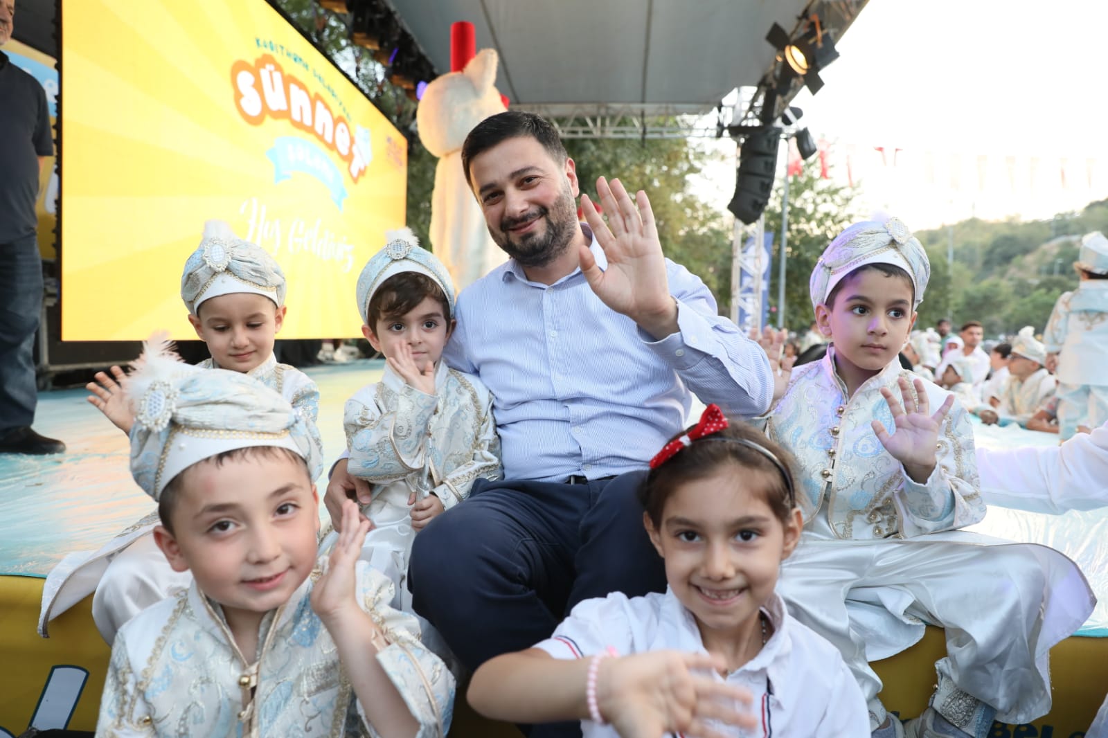 KÂĞITHANE BELEDİYESİ BİN 100 ÇOCUĞU SÜNNET ETTİRDİ