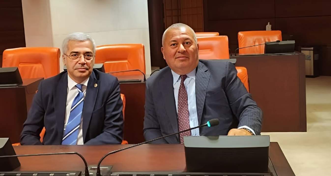 CEMAL ENGİNYURT VE SALİH UZUN İSTİFA ETTİ