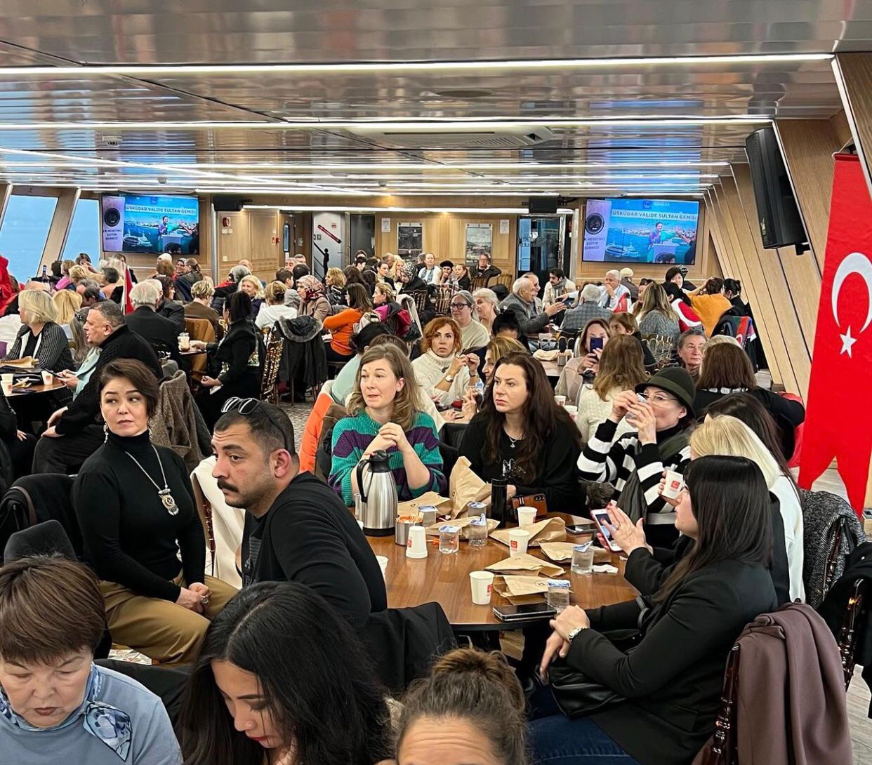 DİLİ TÜRK ÖZÜ TÜRK ETKİNLİĞİ İSTANBUL'DA GERÇEKLEŞTİRİLDİ