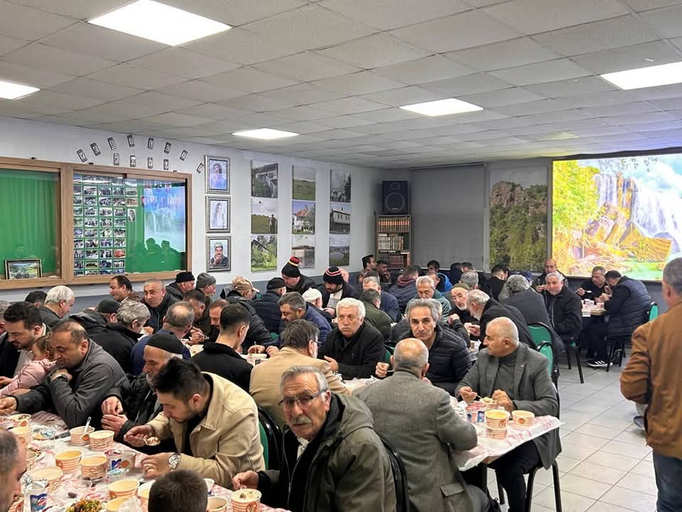 YEŞİLÇİT KÖYÜ MERKEZ DERNEĞİNDE BAŞKAN YENİDEN AZİZ ARSLAN