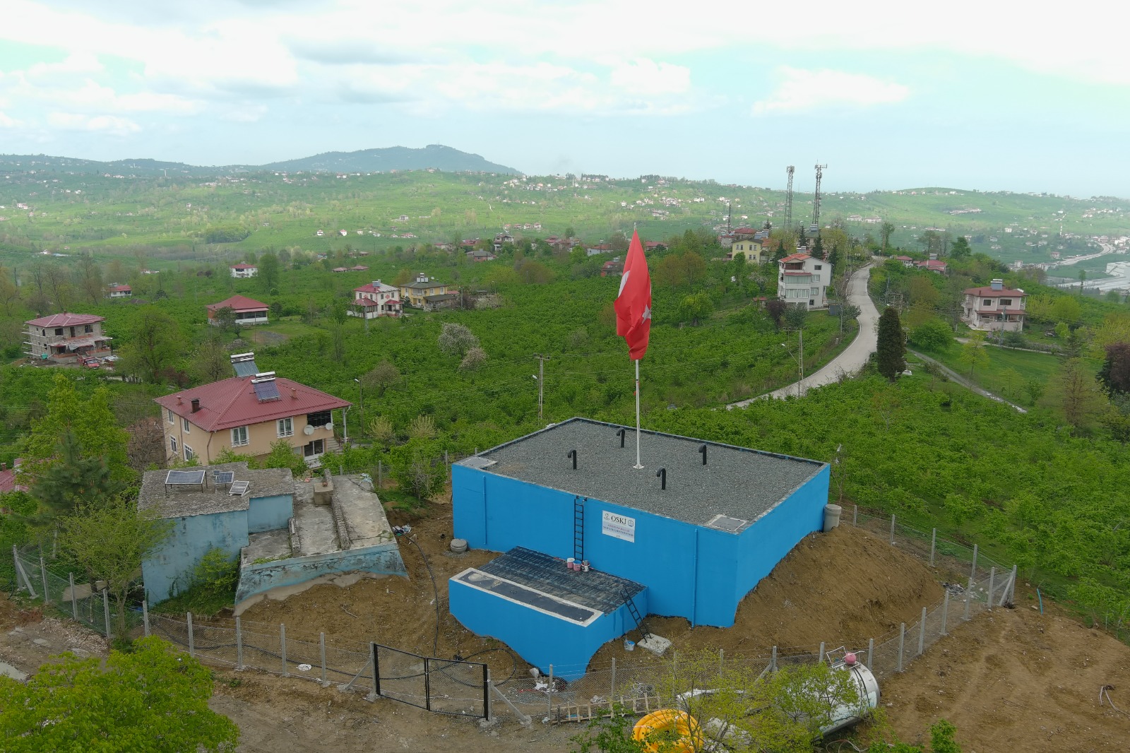 ALTINORDU İLÇESİ KÖKENLİ MAHALLESİ YENİ İÇME SUYU DEPOSUNA KAVUŞTU