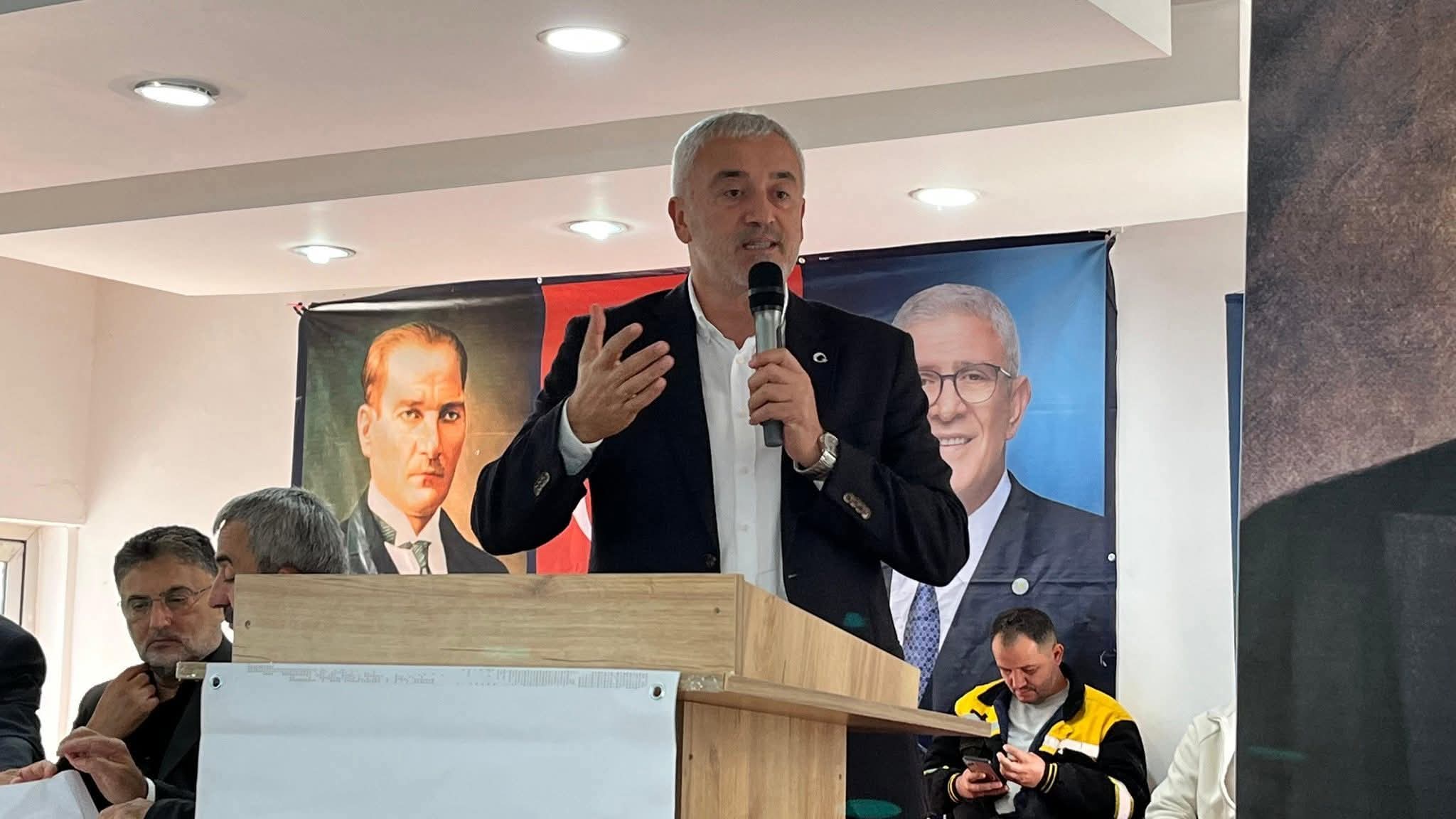 ENVER YILMAZ YENİ İLÇE BAŞKANI ZAFER AKYÜREK'İ TEBRİK ETTİ