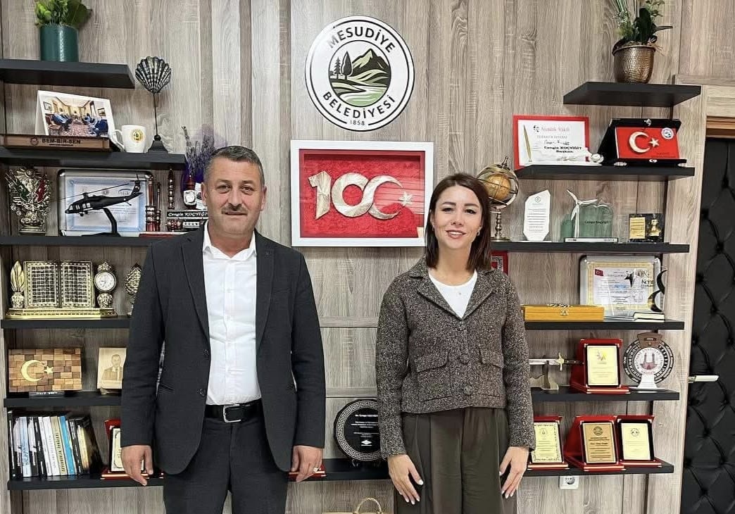 MESUDİYELİ KADIN PİLOT ESRA ÖCAL BAŞKAN KOÇYİĞİT'İ ZİYARET ETTİ