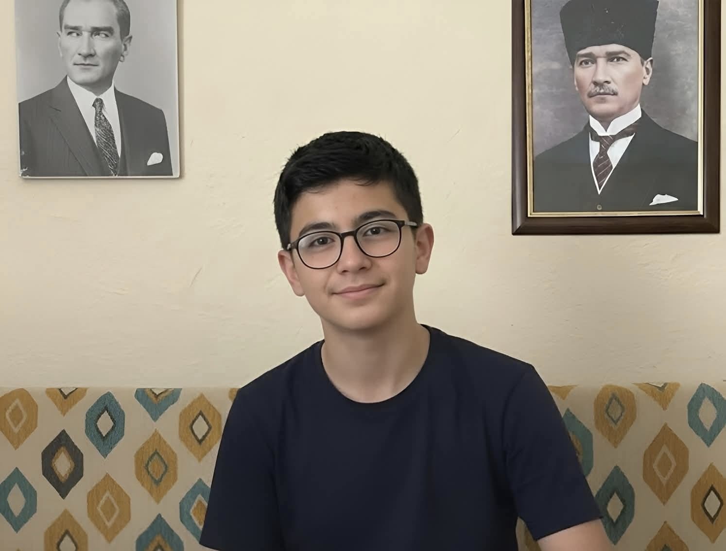 42 ÜLKE ÖĞRENCİLERİ ARASINDA MATEMATİK BİRİNCİSİ OLDU