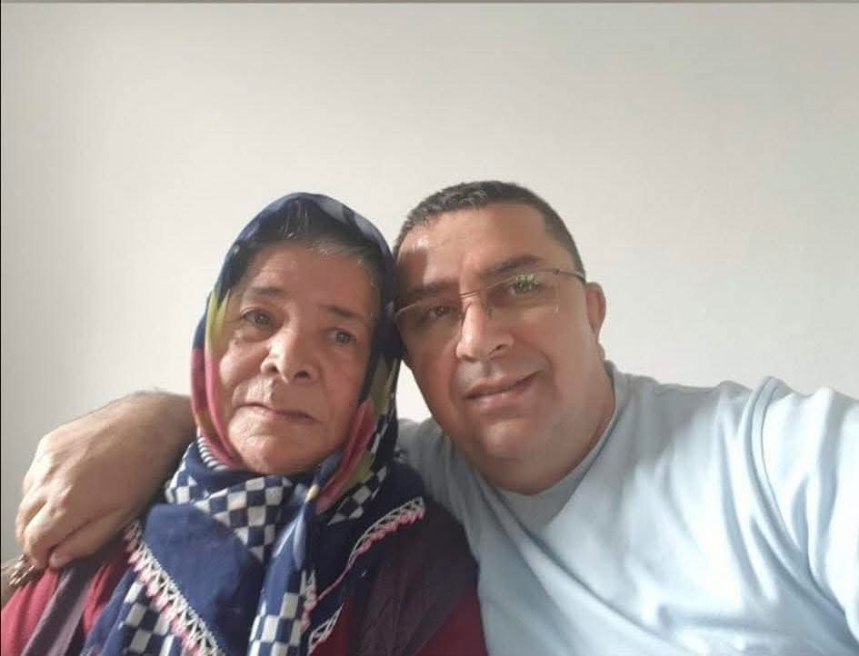 SANATÇI SEDAT ÜNVER'İN ANNESİ HAYATINI KAYBETTİ