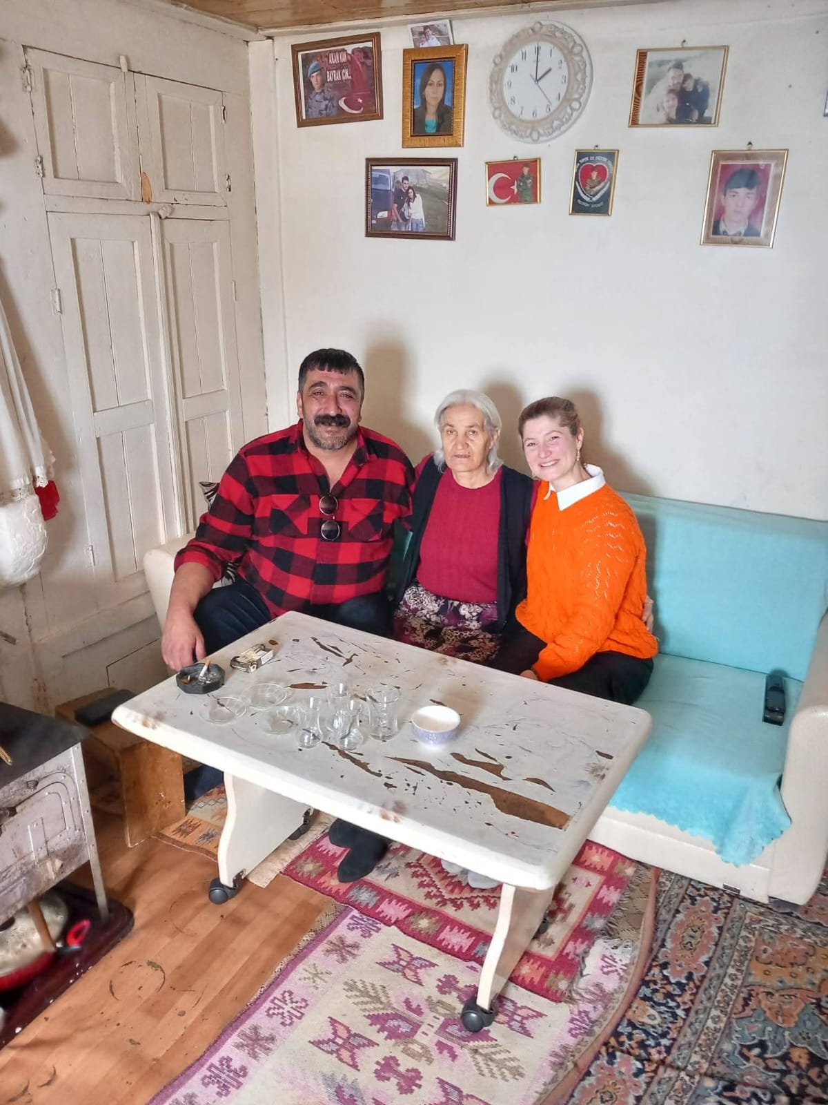 BEYAĞAÇ KÖYÜ MUHTARI OZAN İNCEDERE KÖY KADINLARININ 8 MART DÜNYA KADINLAR GÜNÜNÜ KUTLADI