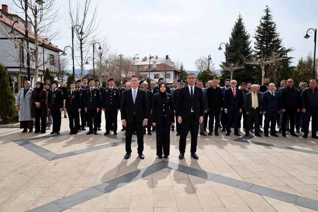 KOYULHİSAR'DA 18 MART ÇANAKKALE ZAFERİ KUTLANDI