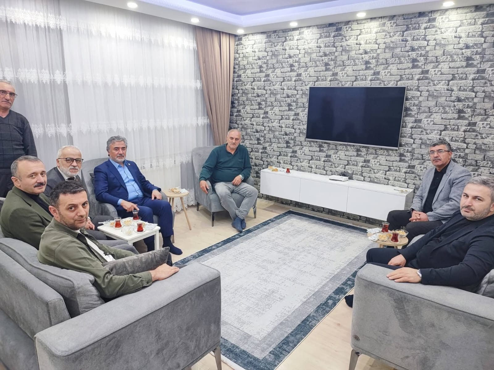 MİLLETVEKİLİ HAMARAT, GAZİ MÜCAHİT ÇAKIR'I ZİYARET ETTİ